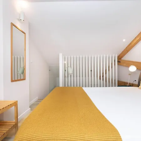 Charming Campo De Ourique Duplex Лиссабон